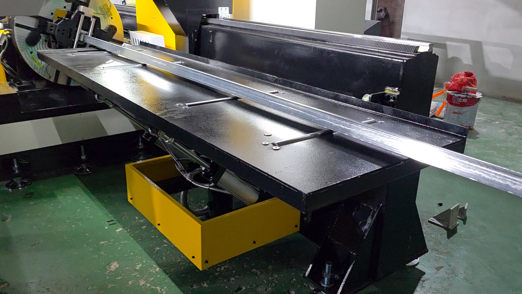 Fortress Fiber Laser Metal Tube Cutter – 3kW | 20 ft Bed | 1”–8.5” Diameter Capacity