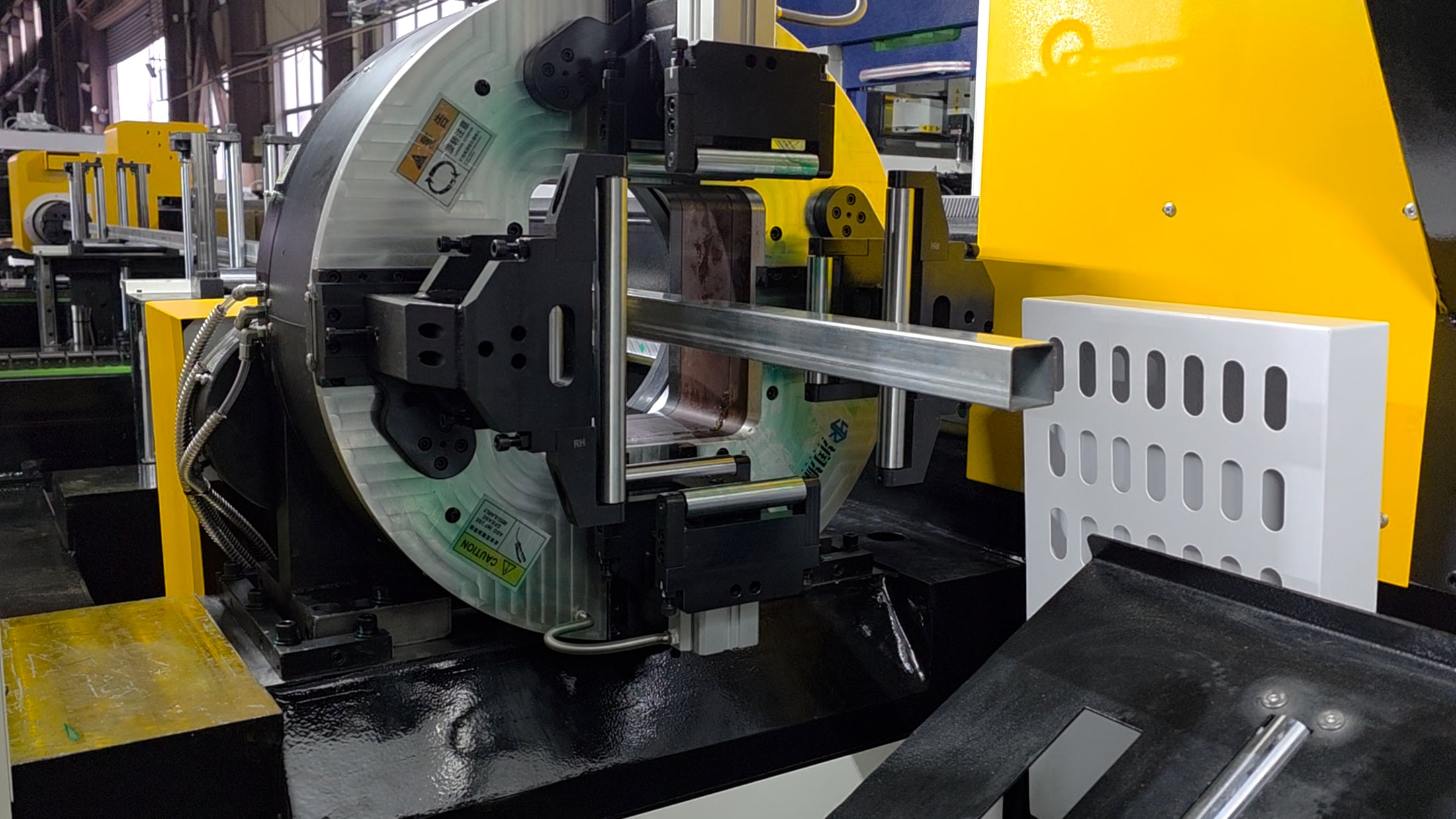 Fortress Fiber Laser Metal Tube Cutter – 3kW | 20 ft Bed | 1”–8.5” Diameter Capacity