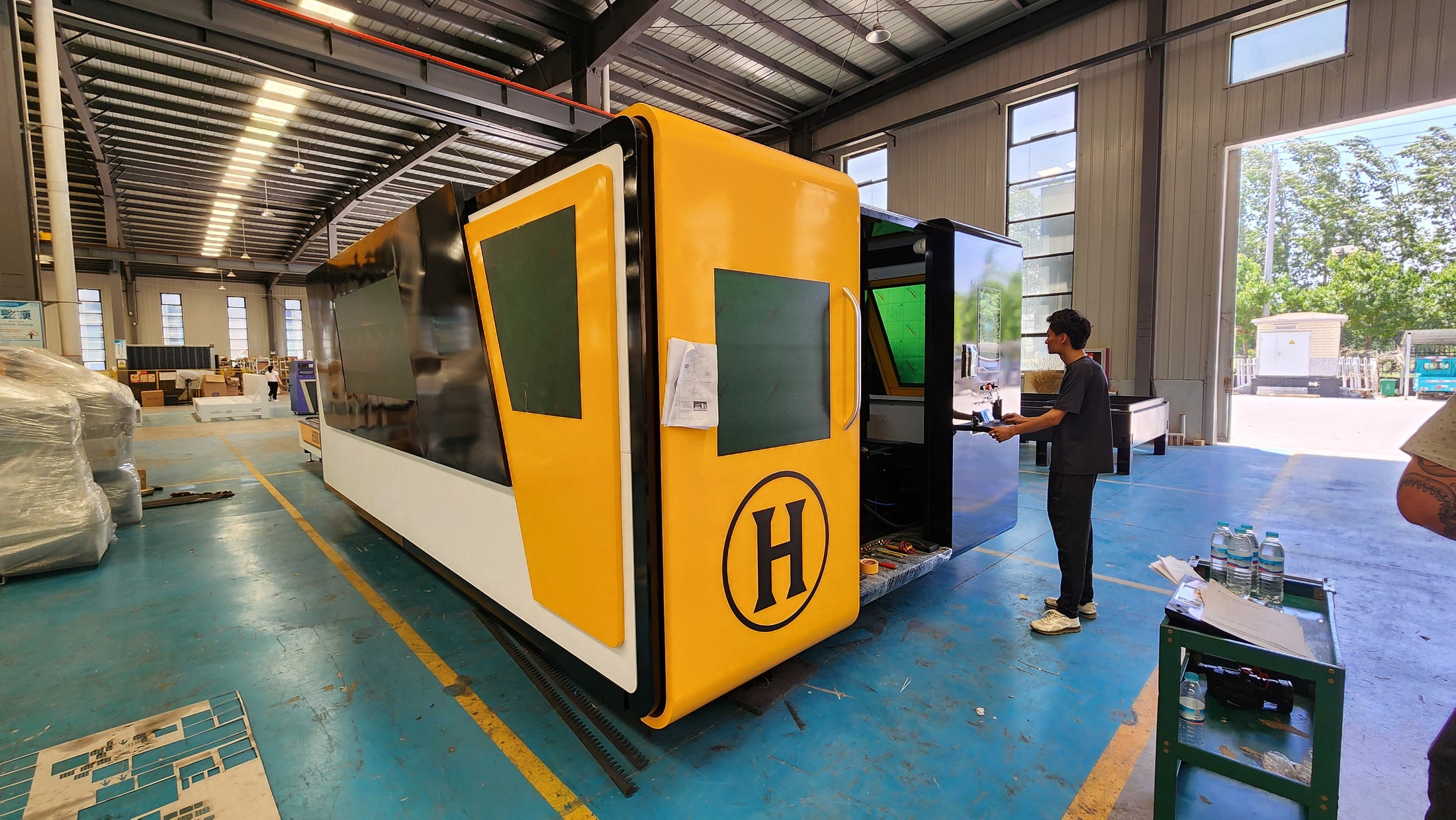 Pegasus 6kw 5' x 10' Fully Enclosed Fiber Laser & Exchange Table